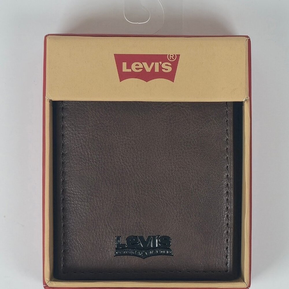 Levi's® Men's Bifold Wallet - Classic Brown‎